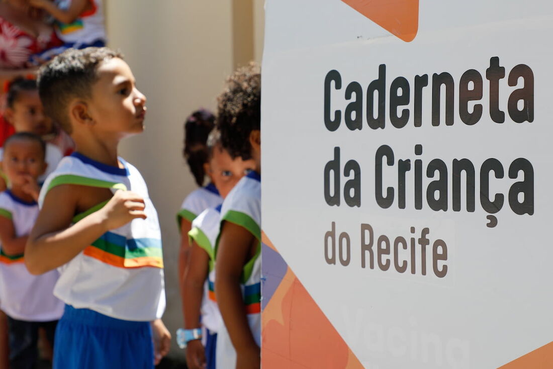 Recife lança Caderneta da Criança e se torna pioneira no país em cuidado integrado à infância