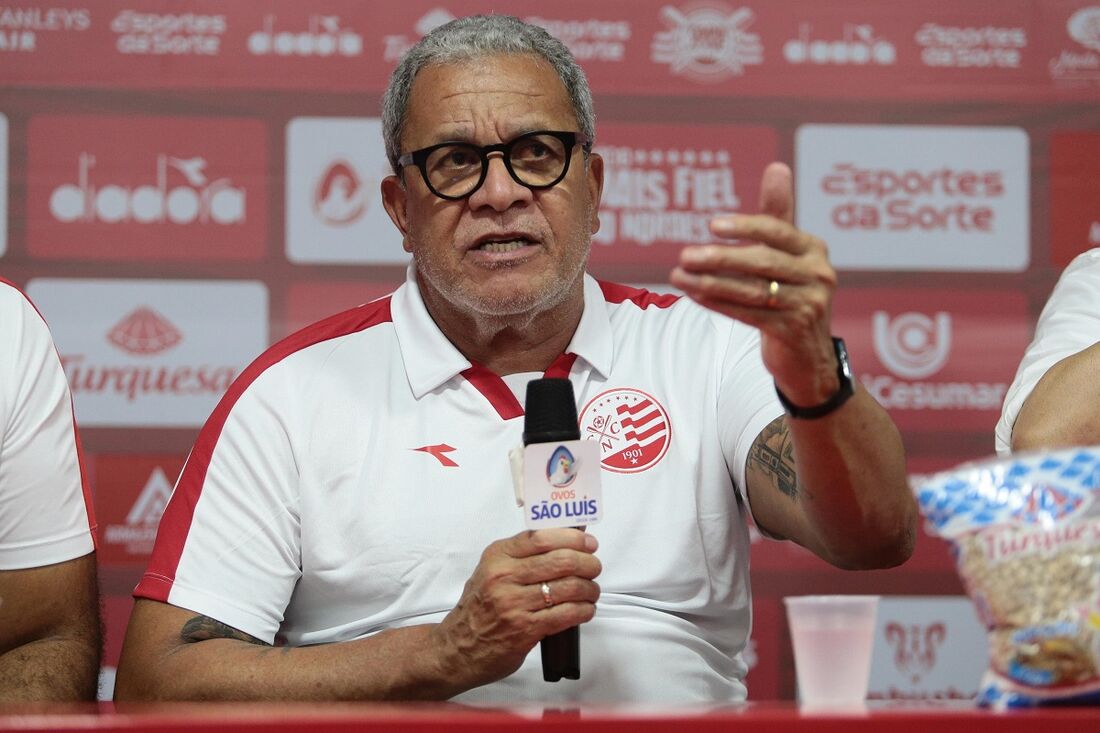 Hélio dos Anjos, treinador do Náutico