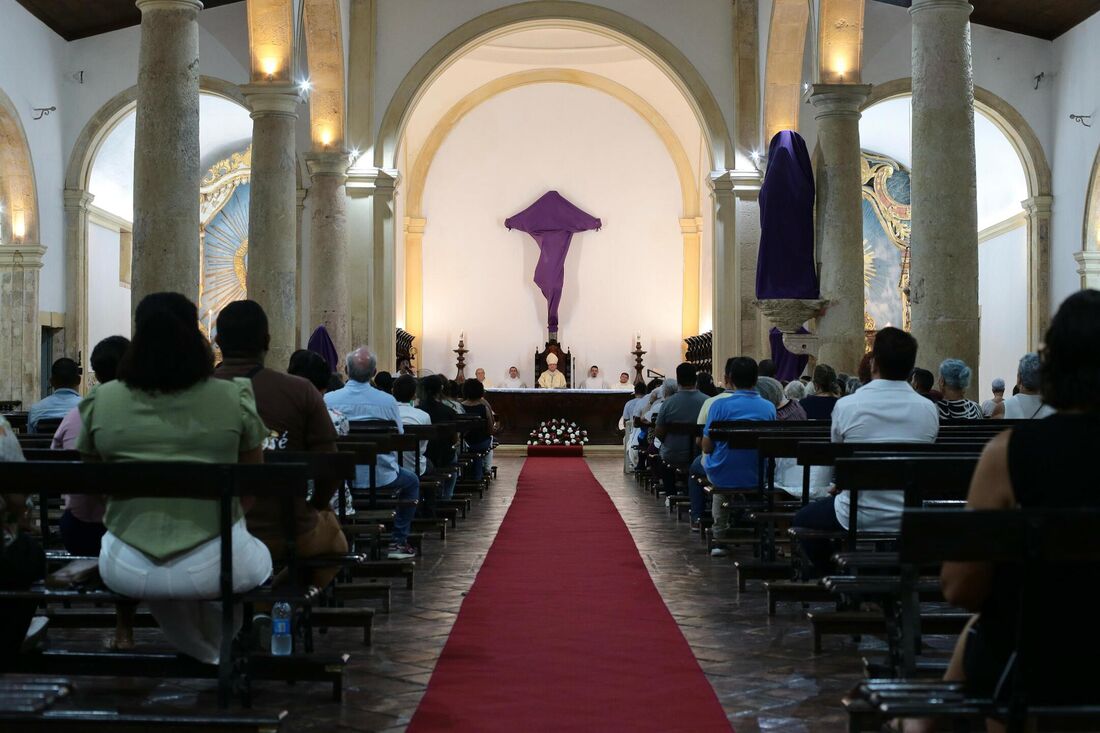 Missa da Ceia do Senhor, em alusão aos doze discípulos de Jesus na Última Ceia