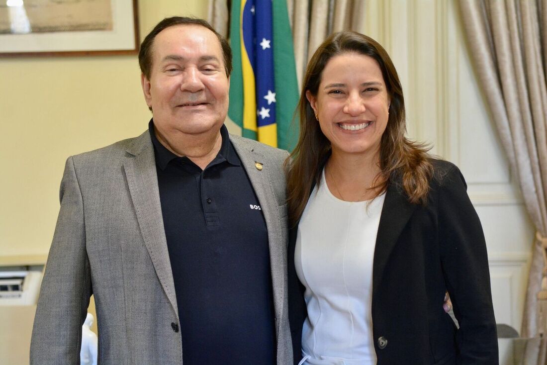 Deputado estadual Izaías Régis (PSDB) e a governadora Raquel Lyra (PSD)
