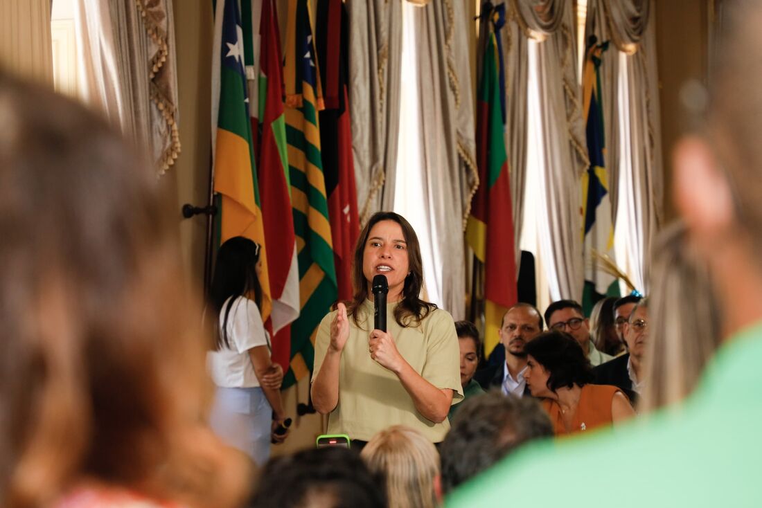 Cerimônia de entrega de kits de viagem para selecionados do Ganhe o Mundo Professor