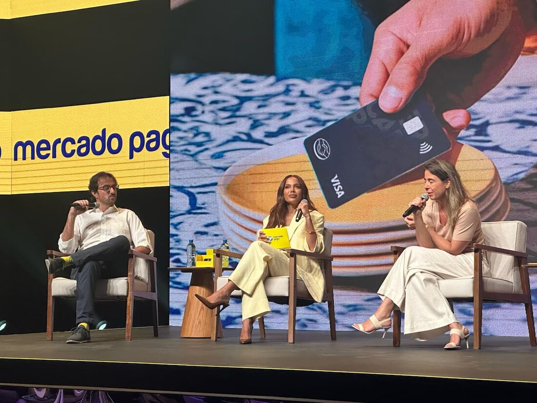 Anitta foi anunciada como novo rosto das marcas no Brasil