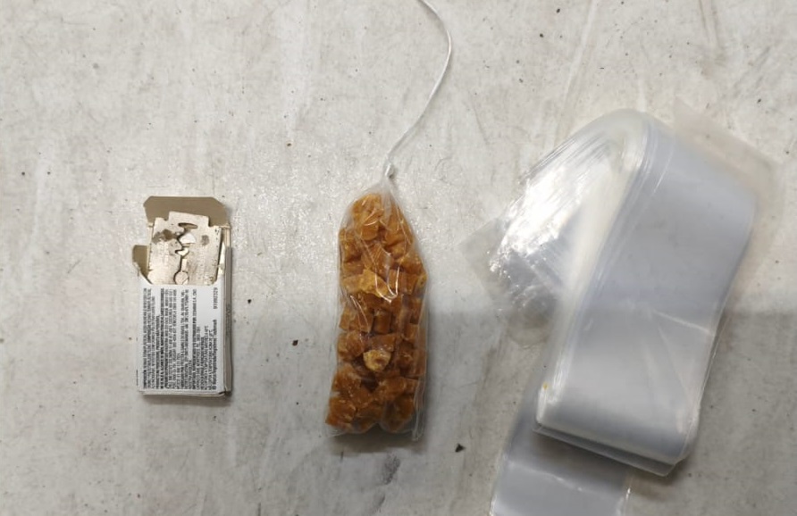 Material foi apreendido junto com o suspeito