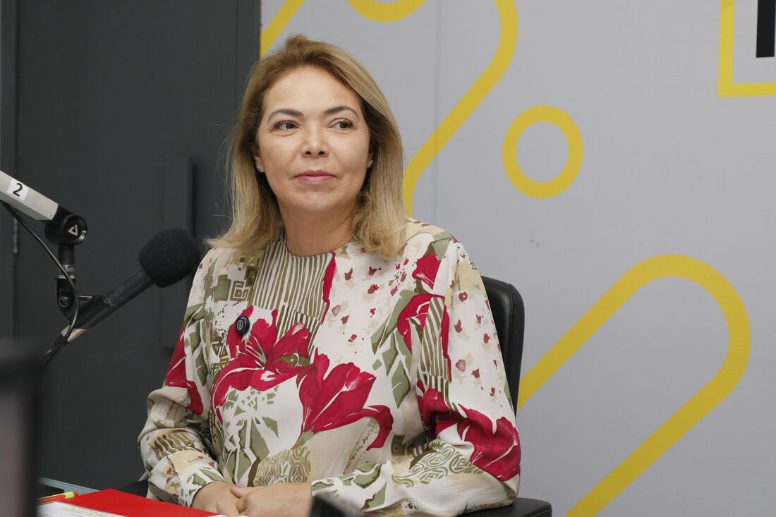 Vereadora do Recife, Liana Cirne (PT), em entrevista à Rádio Folha 96,7