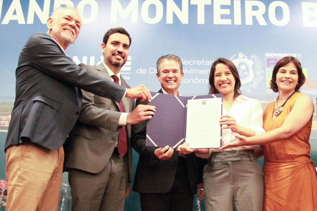 Posse de Armando Monteiro Bisneto como diretor-presidente de Suape.