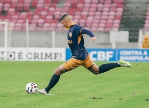 Radsley fez o gol da primeira vitória do Retrô na Série C