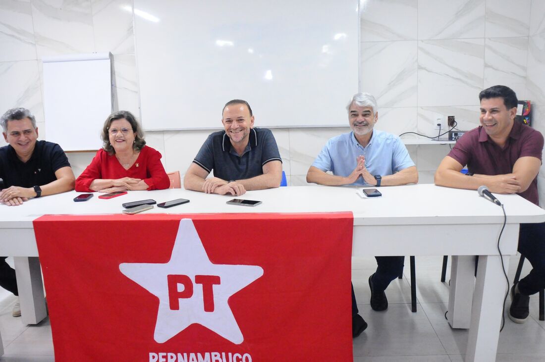 Entrevista coletiva com Edinho Silva, ex-prefeito de Araraquara e ex-ministro da Secretaria de Comunicação, no Sindicato dos Bancários.