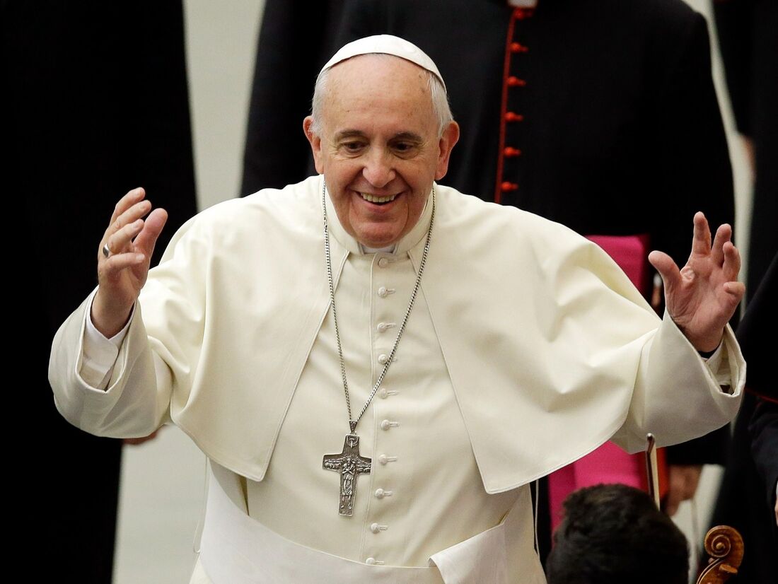 O papa Francisco aplicou alguns pontos contidos no Concilio Vaticano II. Este é o eixo do catolicismo. O Concílio. Consenso