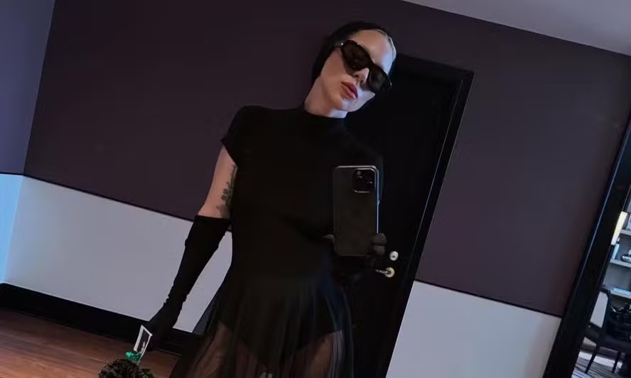 Lady Gaga registra foto deixando a Cidade do México a caminho do Rio 