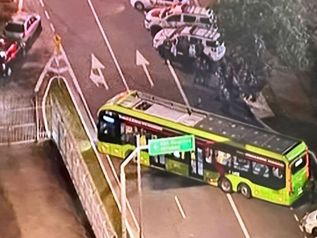 Motorista foi mantido refém durante o sequestro de um ônibus em São Paulo