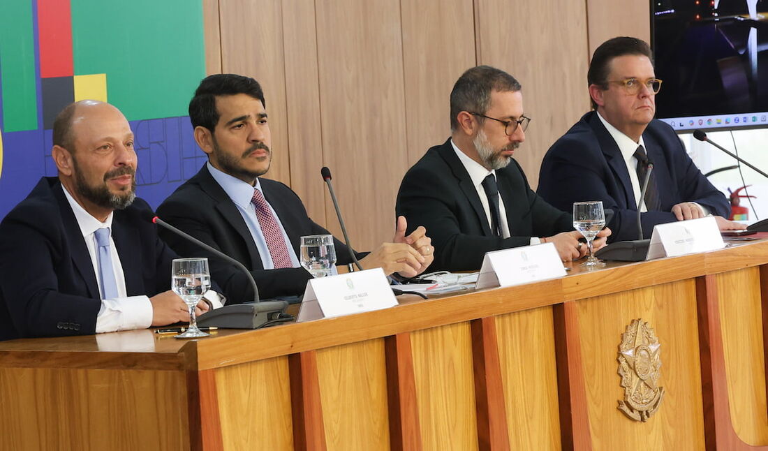 Coletiva de imprensa para atualização da Operação Sem Desconto com os ministros Jorge Messias (AGU), Vinicius Marques de Carvalho (CGU), Wolney Queiroz (Previdência Social) e o presidente do INSS, Gilberto Waller.