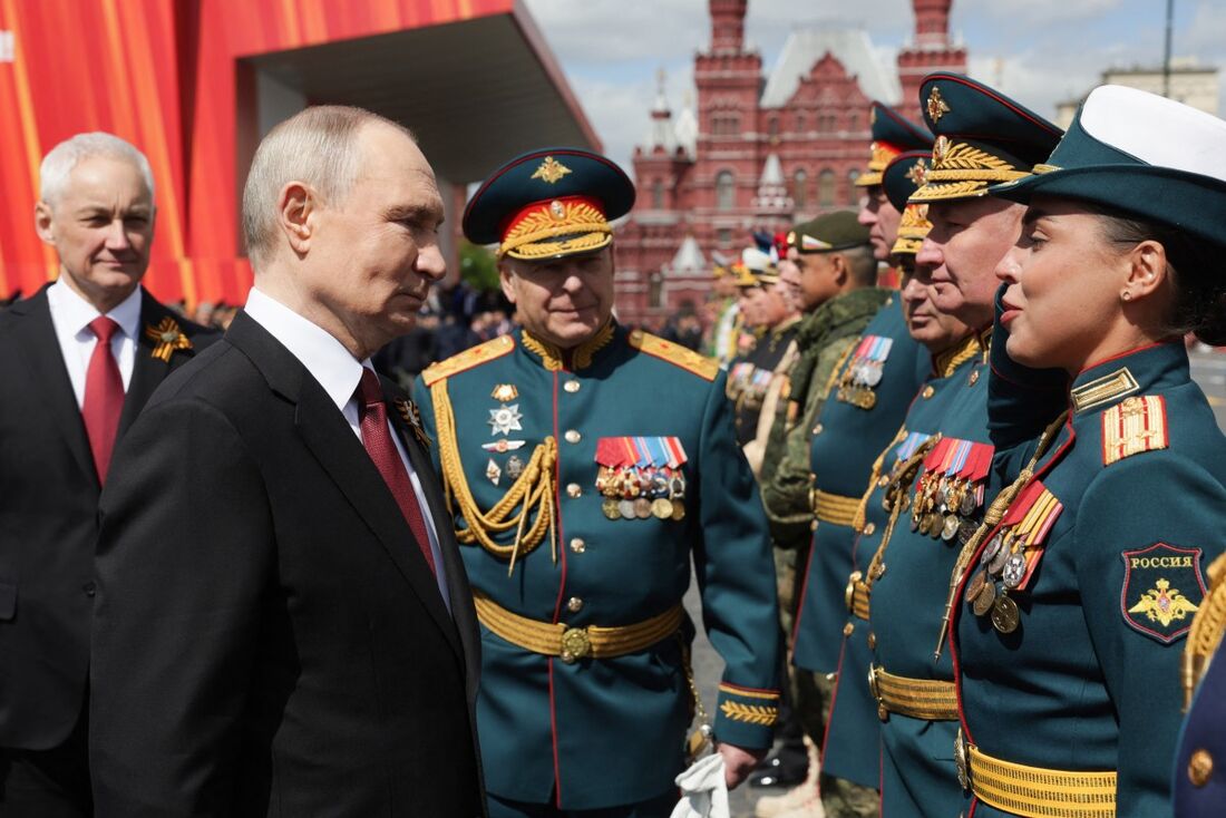 Vladimir Putin em celebração do Dia da Vitória