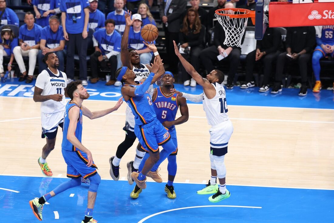 Shai Gilgeous-Alexander, MVP da temporada 2024/2025, fez 38 pontos na vitória do Oklahoma City Thunder