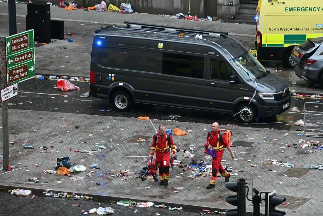 Incidente na Water Street, à margem do desfile da vitória de um ônibus aberto pela conquista do título da Premier League pelo Liverpool