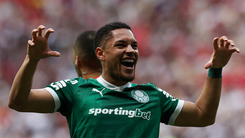 Vítor Roque celebra gol do Palmeiras