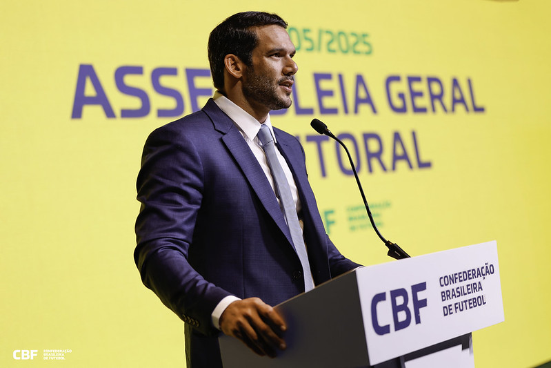 Samir Xaud, presidente da CBF, é alvo da Operação Caixa Preta da Polícia Federal