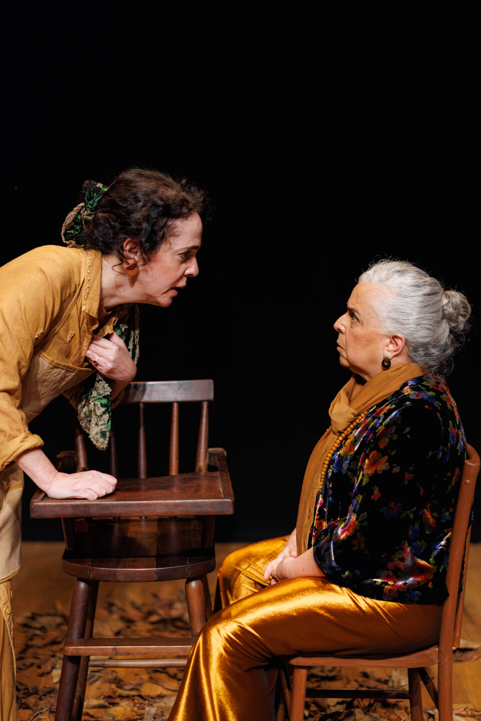 A Menina Escorrendo dos Olhos da Mãe