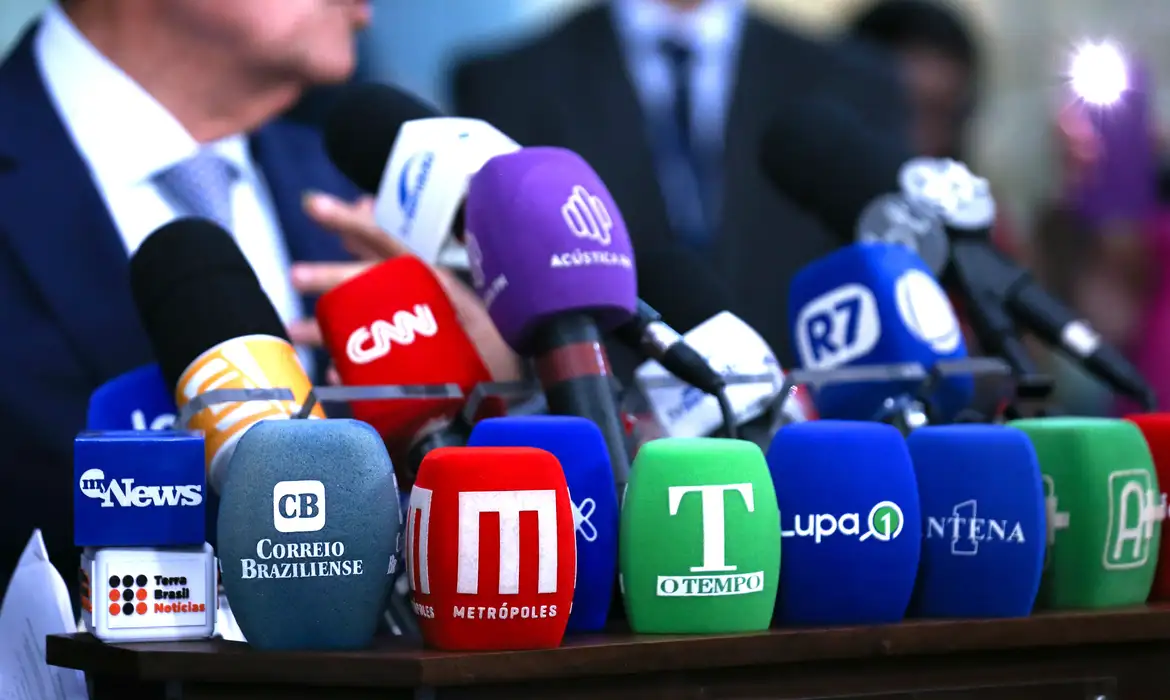  Segundo os pesquisadores, há um clima menos hostil ao jornalismo depois da "era Bolsonaro"