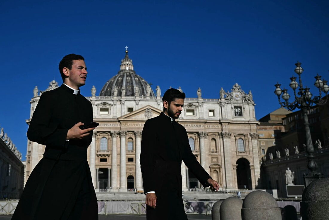 O conclave começa em 7 de maio, quando um recorde de 133 cardeais votarão em segredo para um novo pontífice