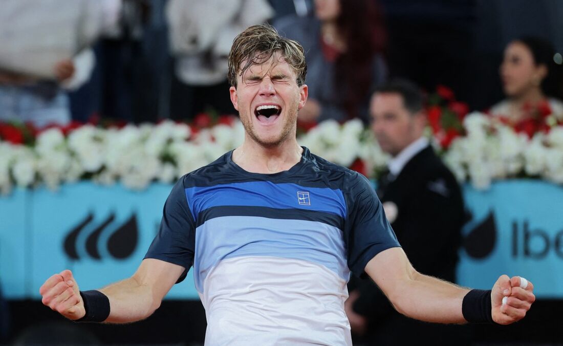 Jack Draper celebra vitória sobre o italiano Lorenzo Musetti na semifinal do Masters de Madri