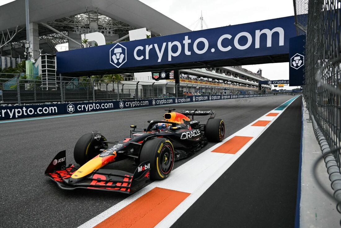 O piloto holandês Max Verstappen, da Red Bull Racing, corre durante o Grande Prêmio de Fórmula 1 de Miami de 2025