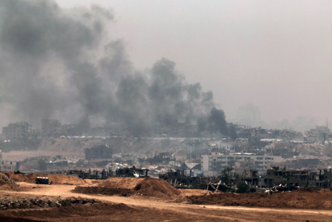 Território na Faixa de Gaza após ataques intensivos de Israel neste sábado (17)