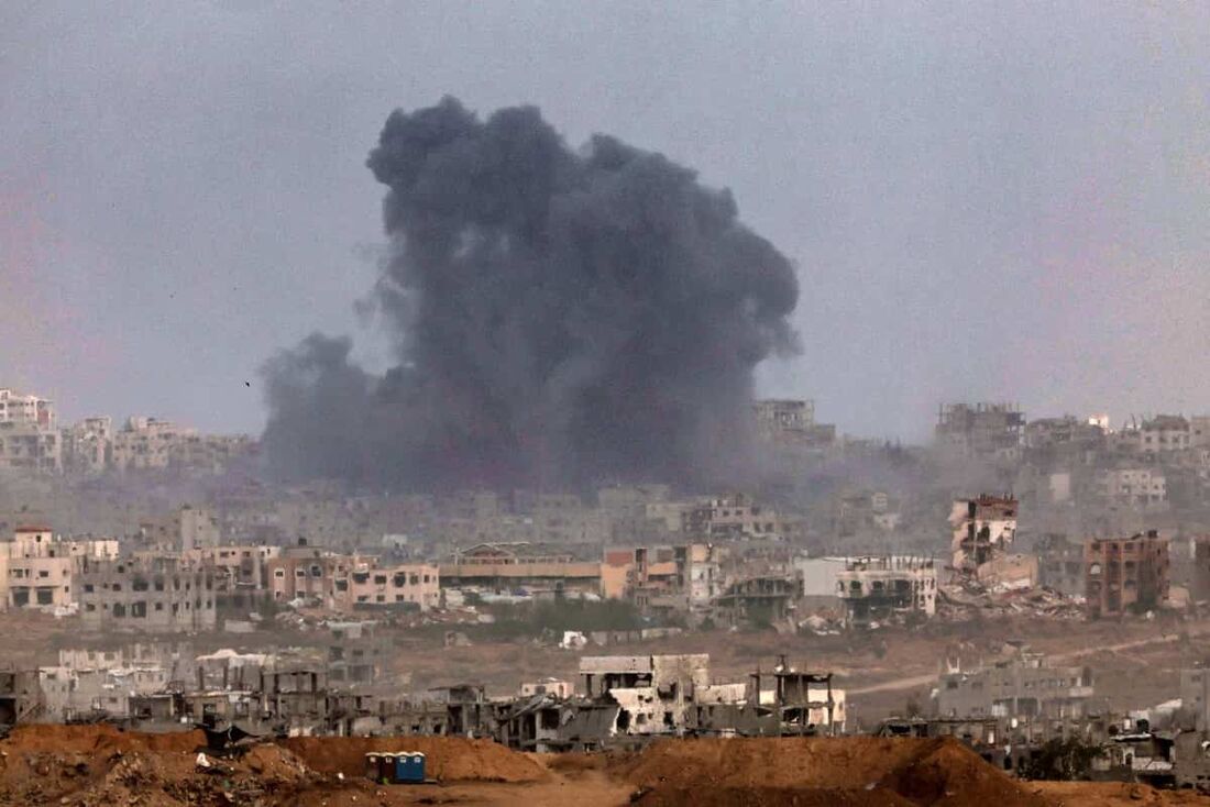 Bombardeio israelense no território palestino