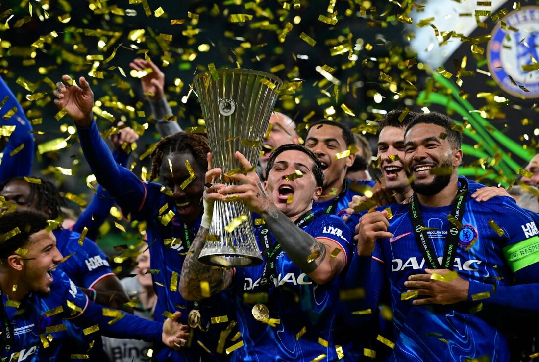 Jogadores do Chelsea celebram conquista da Conference League