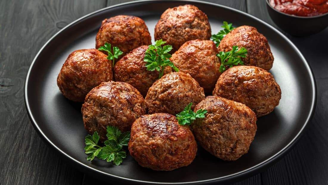 Almôndega de lentilha é variação nutritiva da receita tradicional de carne