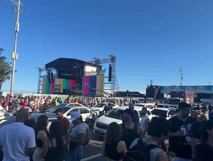 Testes de som animaram os fãs de Lady Gaga em Copacabana 