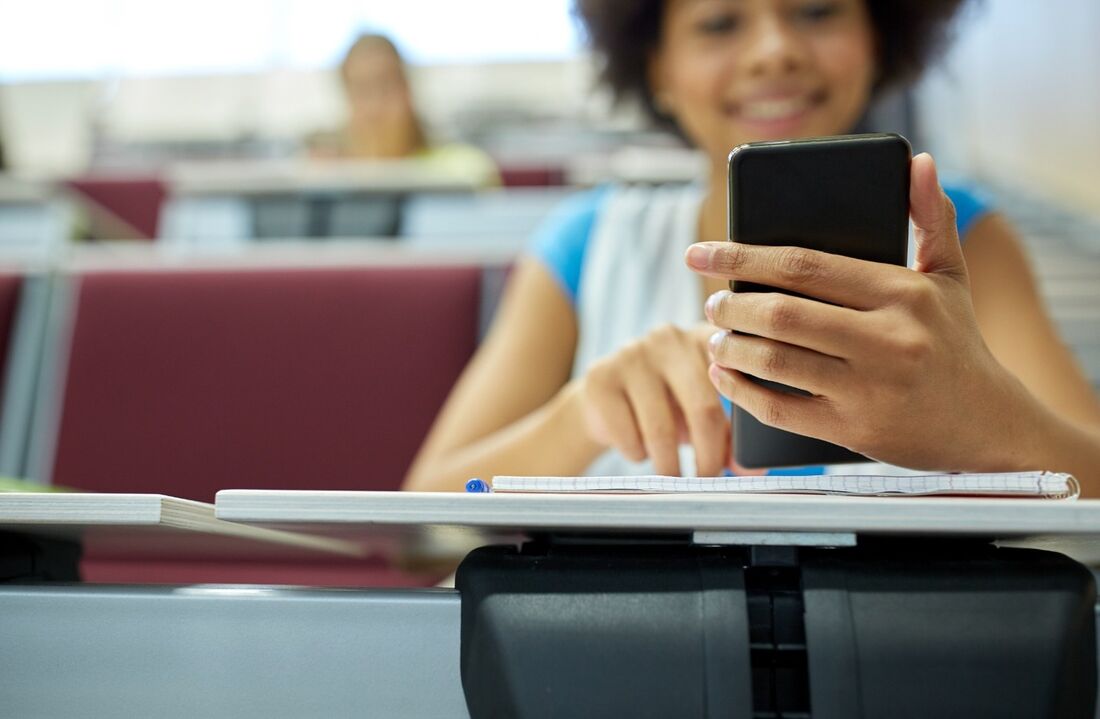 Brasil é um dos países que mais passam tempo na tela de celular