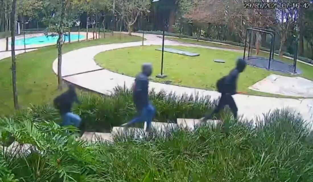 Grupo de 20 assaltantes invadem prédio luxuoso no Morumbi, São Paulo