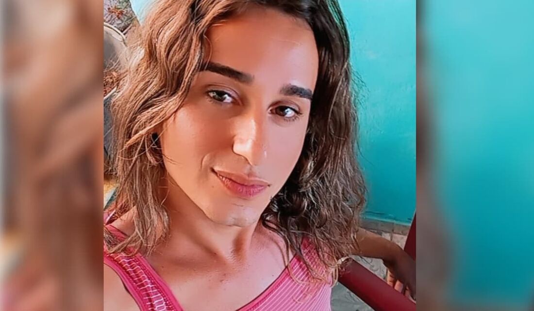 Tarlis Marcone de Barros ficou em uma cela com outros 49 homens, apesar de ter avisado os agentes de que ela é uma mulher transgênero 