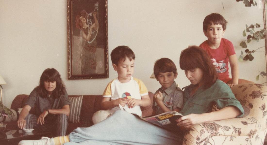 Rita Lee com o marido, Roberto Carvalho, e os três filhos