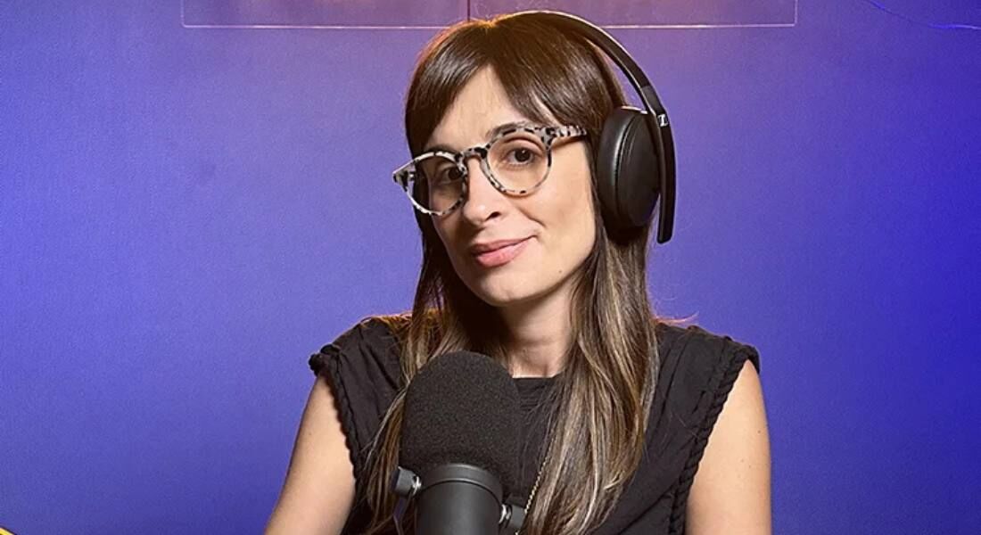 Camila Fremder apresenta o podcast "É Nóia Minha?"
