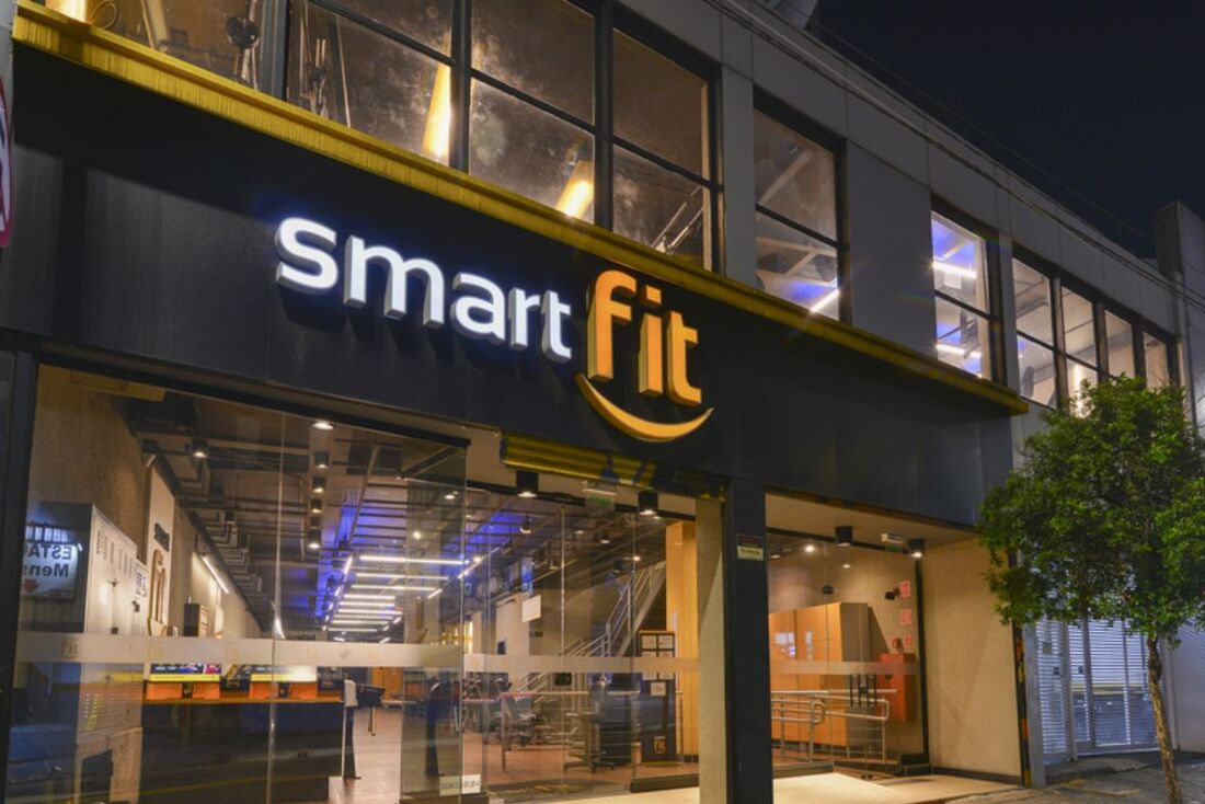 Fachada de uma das unidades da SmartFit