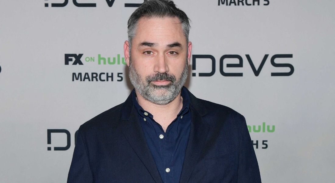 Alex Garland é confirmado pela A24 como diretor da adaptação em live-action ''Elden Ring'' - Folha PE