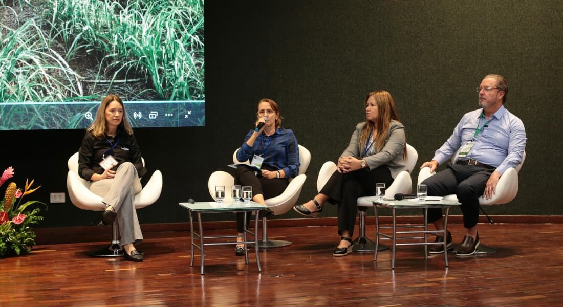 O presidente do Grupo EQM e fundador da Folha, Eduardo de Queiroz Monteiro (D), coordenou os painéis da abertura do evento