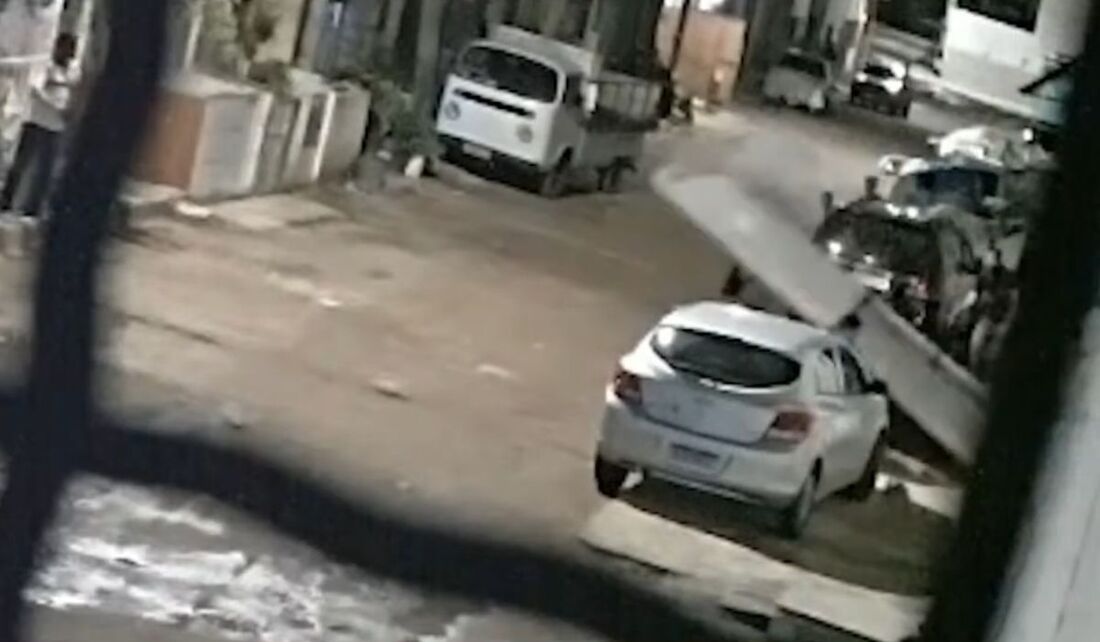 Homem morreu esmagado por portão no Recife