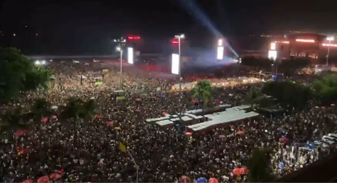 Fãs aglomeram em Copacabana para o show gratuito de Lady Gaga no Rio de Janeiro
