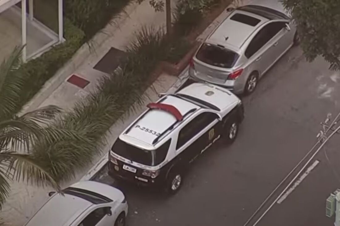 Criminosos invadem prédio do centro de São Paulo.