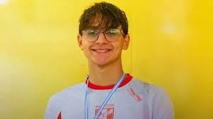 Matías Bottoni, nadador argentino de 17 anos, ficou paraplégico durante aquecimento em campeonato