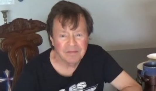 O guitarrista Rick Derringer