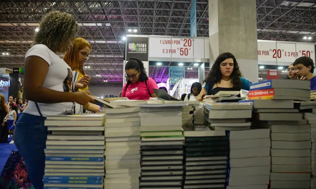 Faturamento de editoras de livros cresce menos que inflação em 2024