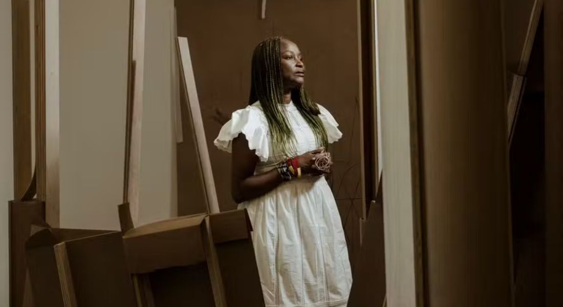 Nomeada curadora da 61ª Bienal de Veneza, em 2026, Koyo Kouoh morreu aos 57 anos
