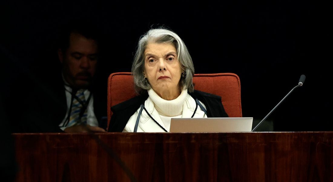 Senadores pedem impeachment da ministra do STF Cármen Lúcia