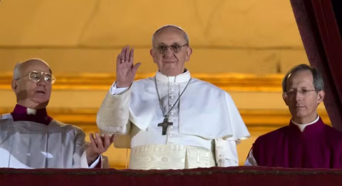 Papa Francisco logo após ser eleito no conclave de 2013