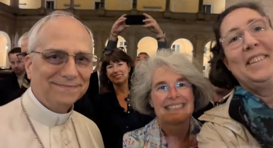 Primeira selfie do Papa Leão XIV