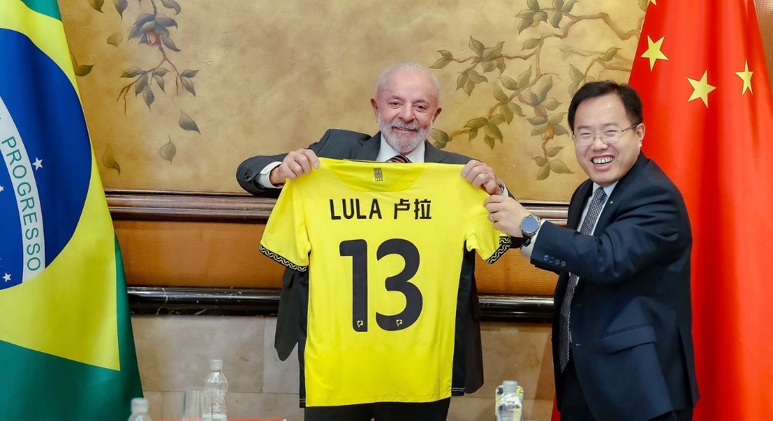Lula e o presidente do grupo GAC, Feng Xingya, em Pequim