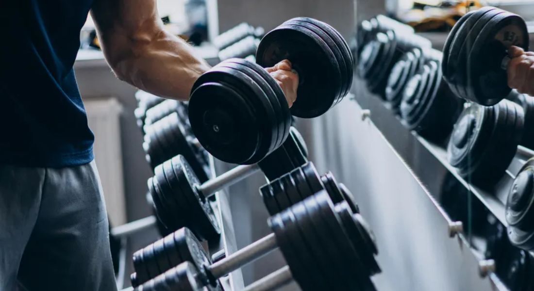 Fisiculturistas profissionais enfrentam alto risco de morte cardíaca súbita, alerta médico